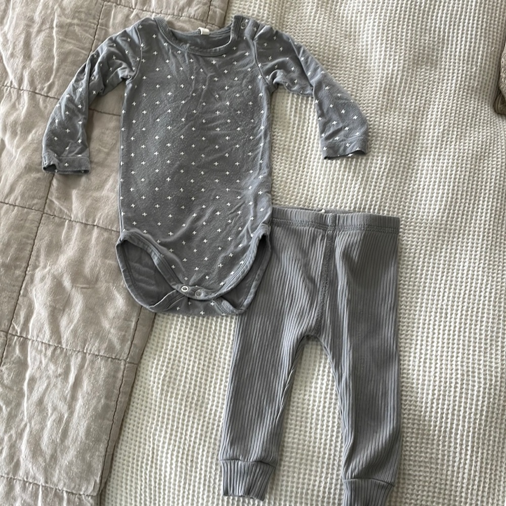 Quincy Mae dark gray set - 3-6 months